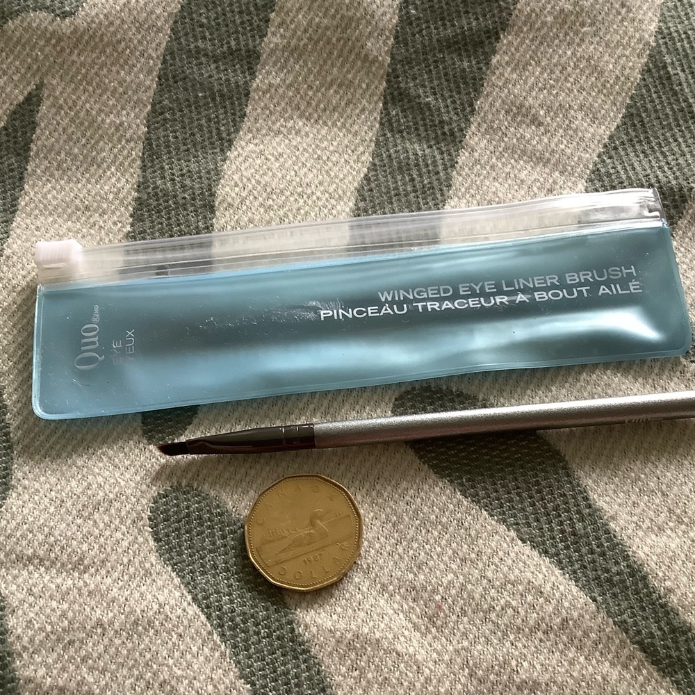 New Quo Winged eyeliner brush